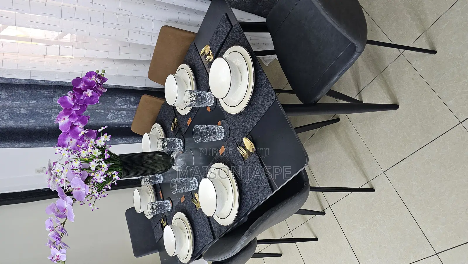 Furnished 2chbre Appartement dans Maison Jaspe, Poto-Poto à Louer