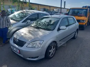 Photo - Toyota Corolla 2002 Gris