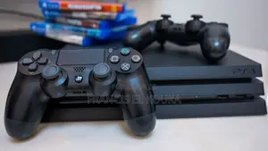 Photo - Playstation 4 Pro