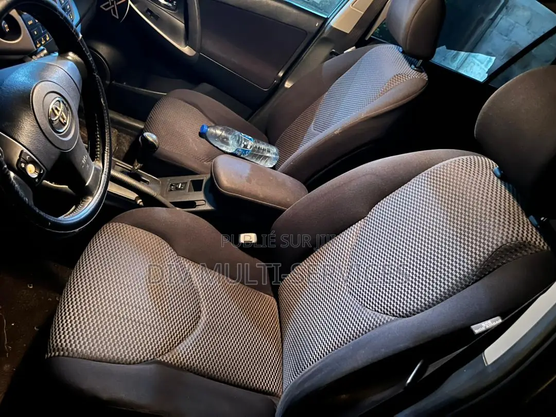 Toyota RAV4 2010 Black