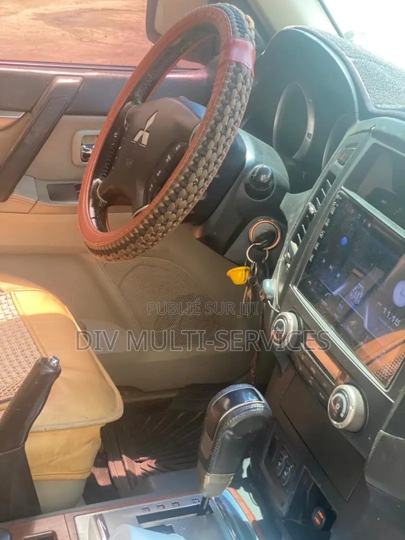 Mitsubishi Pajero 2014 Marron