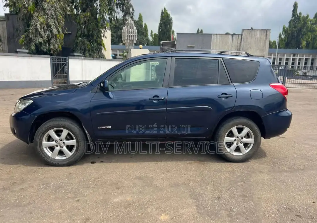 Toyota RAV4 2011 Blue