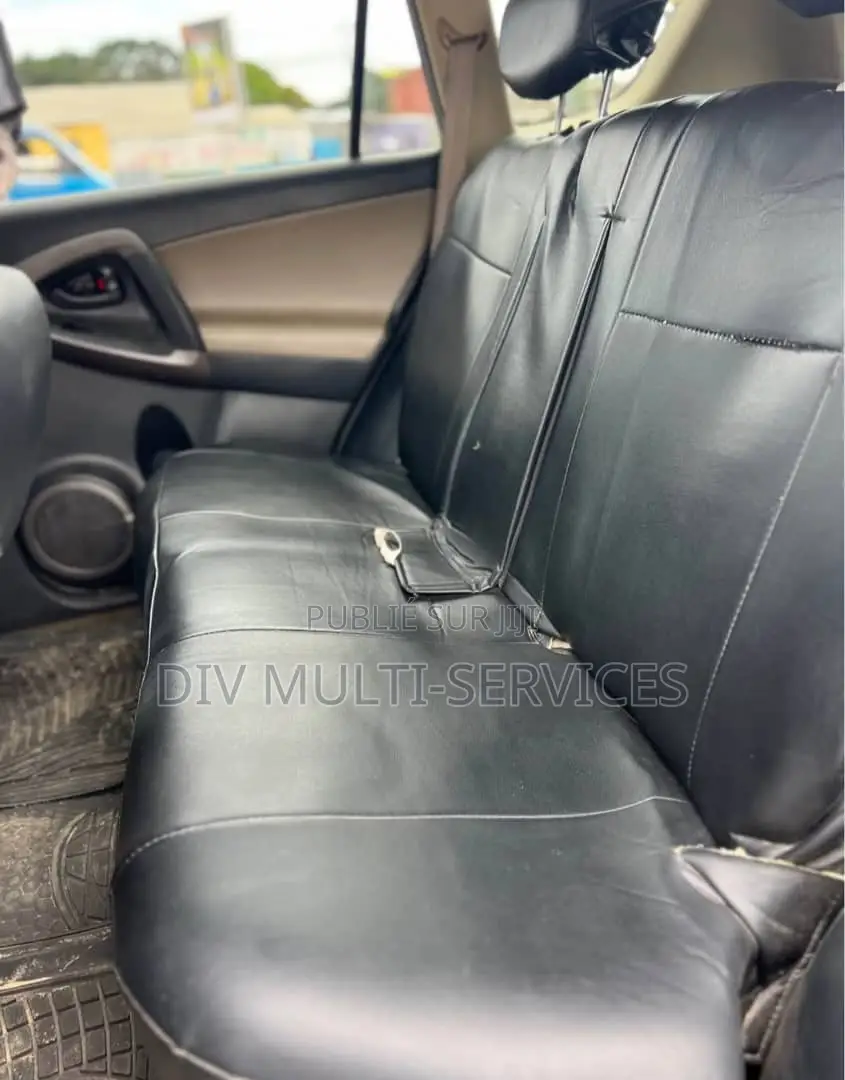 Toyota RAV4 2011 Blue